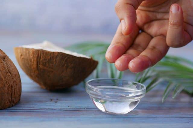 minyak kelapa coconut oil