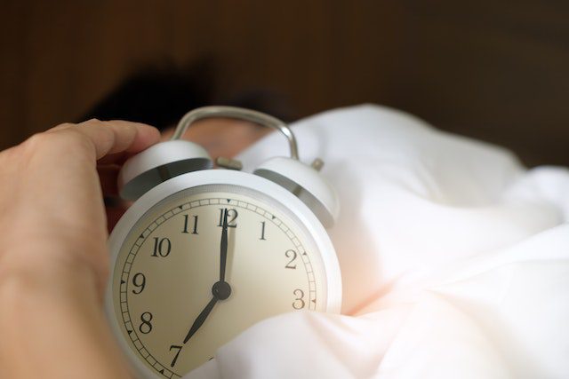 Panduan amalan gaya hidup sihat: Ketahui hidangan makanan seimbang dan cara senaman untuk rutin harian anda 7 dapatkan tidur yang cukup